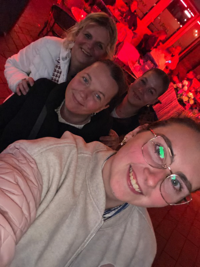 Deelnemers tijdens Secret Escape Game